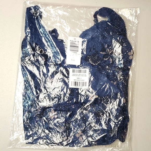❤️NWT VINTAGE TORRID CAMI - FLORAL PRINT - BABYDOLL SURPLICE LACE TRIM TANK - Picture 7 of 16